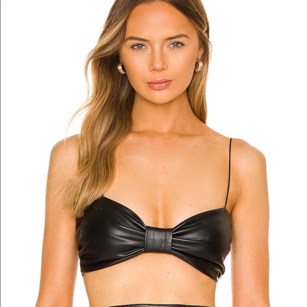 Superdown Alexa black crop top